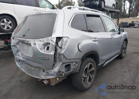 2022 Subaru Forester Touring z USA, uszkodzony, nr VIN JF2SKARC5NH441591